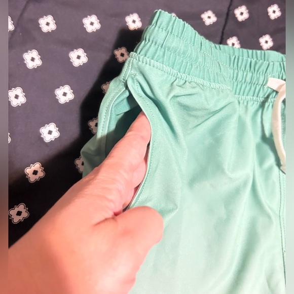 Free Assembly kids green fade out shorts with tie- size 14/16 - Picture 5 of 7